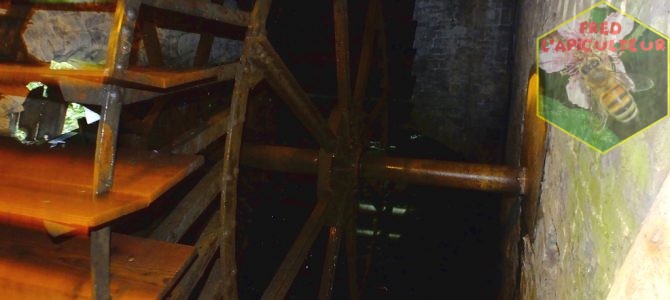 Ancien moulin à eau en fonctionnement: le moulin de Spontin