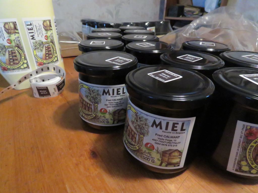 Mise en pots du miellat